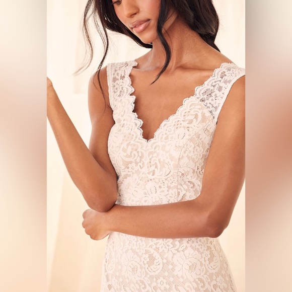 Robe BCBG Max Azria Sans Manches - Dentelle Brodée, Couleur Blanc Cassé, Taille 10, Neuve Avec étiquettes